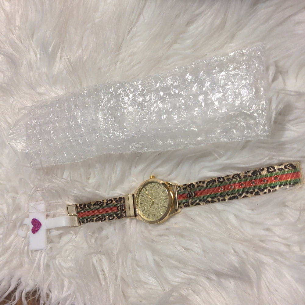 Gold tone  green bee metal band watch nwt